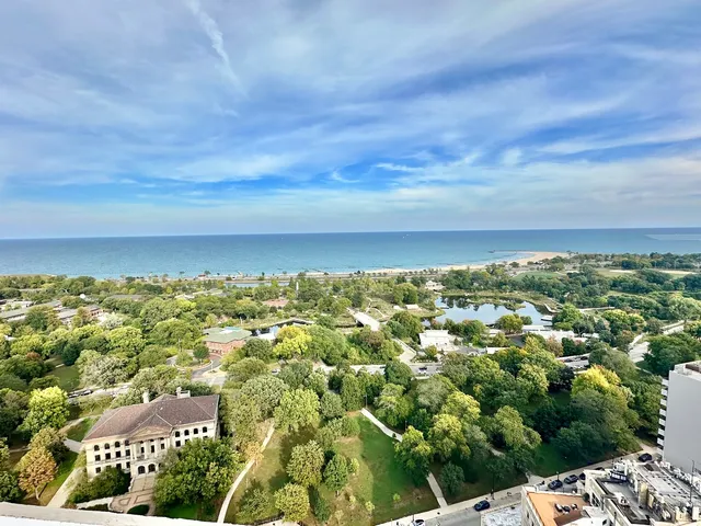 $1,950 | 1960 North Lincoln Park West, Unit 402, Chicago, IL 60614