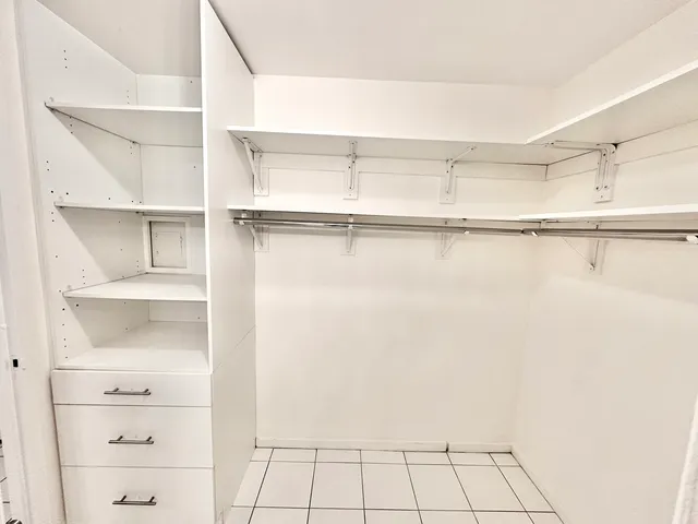 $1,950 | 1960 North Lincoln Park West, Unit 402, Chicago, IL 60614