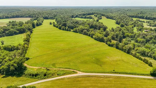 $987,500 | 2245 Big Ivy Road, Savannah, TN 38372