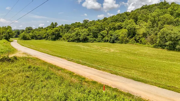 $987,500 | 2245 Big Ivy Road, Savannah, TN 38372