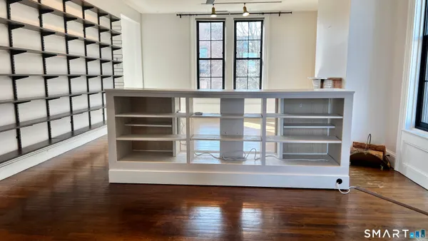 $2,390 | 34-36 Charter Oak Place, Unit 4, Hartford, CT 06106