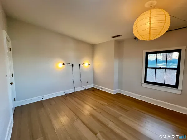 $2,390 | 34-36 Charter Oak Place, Unit 4, Hartford, CT 06106