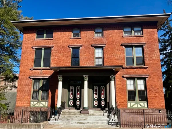 $2,390 | 34-36 Charter Oak Place, Unit 4, Hartford, CT 06106