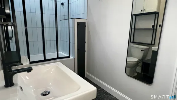 $2,390 | 34-36 Charter Oak Place, Unit 4, Hartford, CT 06106