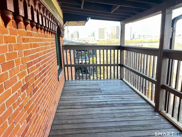 $2,390 | 34-36 Charter Oak Place, Unit 4, Hartford, CT 06106