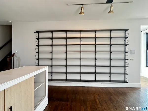 $2,390 | 34-36 Charter Oak Place, Unit 4, Hartford, CT 06106