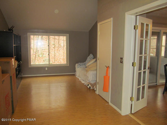 6035 Decker Road Bushkill, PA 18324 - Photo 14 of 35 familyroom2