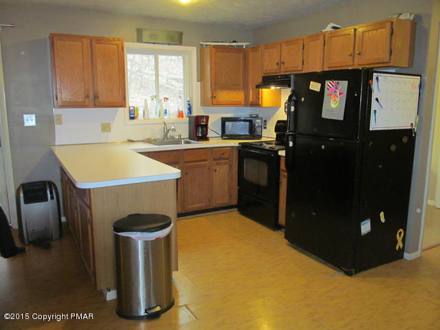 6035 Decker Road Bushkill, PA 18324 - Photo 2 of 35 kitchen