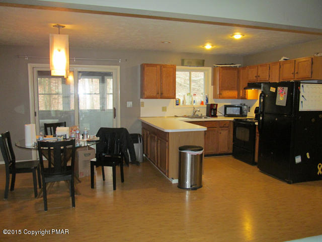 6035 Decker Road Bushkill, PA 18324 - Photo 3 of 35 kitchen - eat in