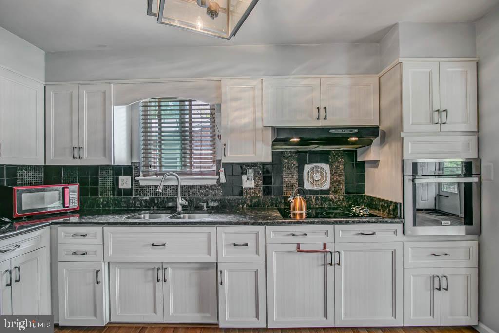 2500 Ritchie Road District Heights, MD 20747 - Photo 13 of 32 Front view of kitchen