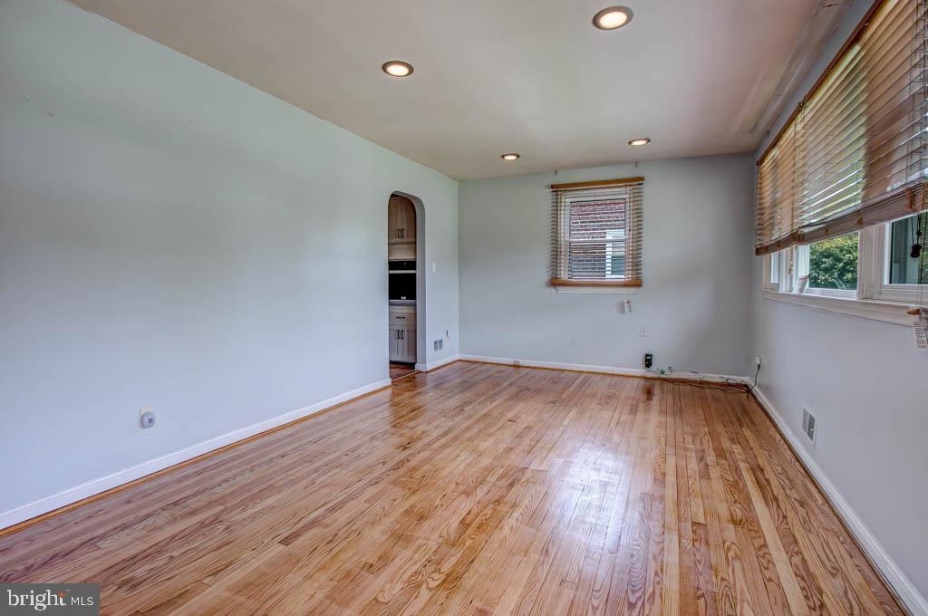 2500 Ritchie Road District Heights, MD 20747 - Photo 8 of 32 Living/dining room from entrance