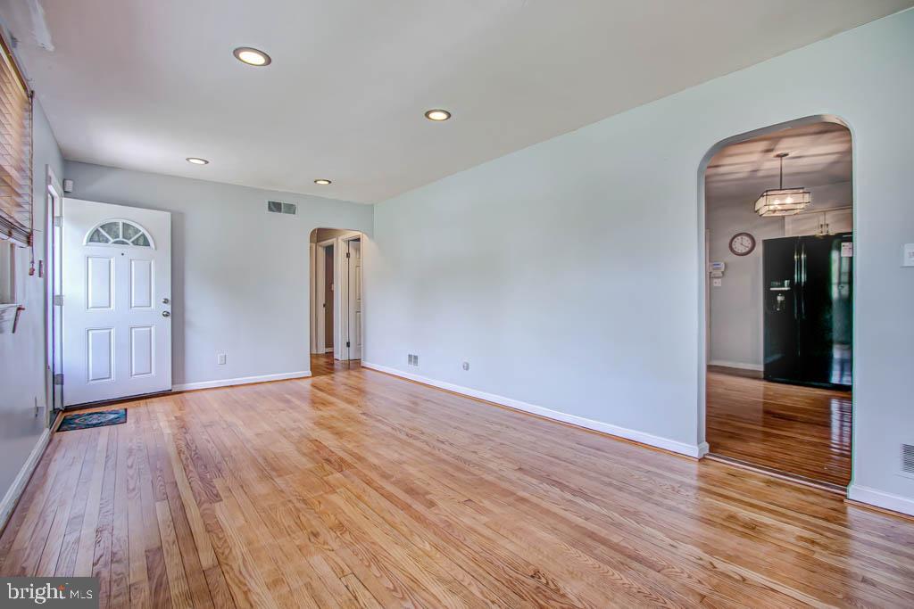2500 Ritchie Road District Heights, MD 20747 - Photo 9 of 32 Living/dining room