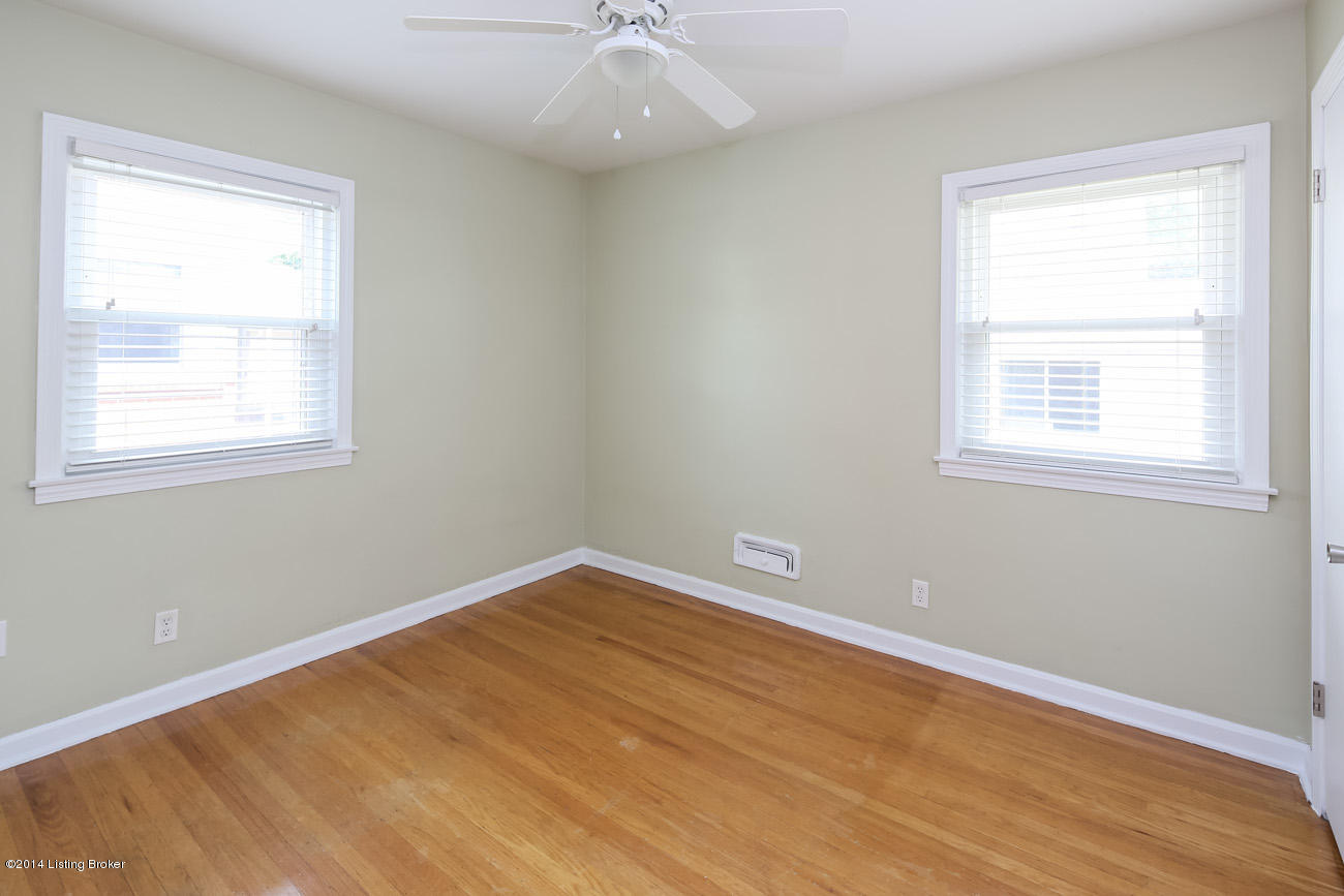 1602 Whippoorwill Road Louisville, KY 40213 - Photo 12 of 23 RealTourCast _ Family Realty _ Whippoorw