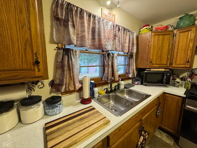 $179,800 | 1004 North Perkins Street, Rushville, IN 46173