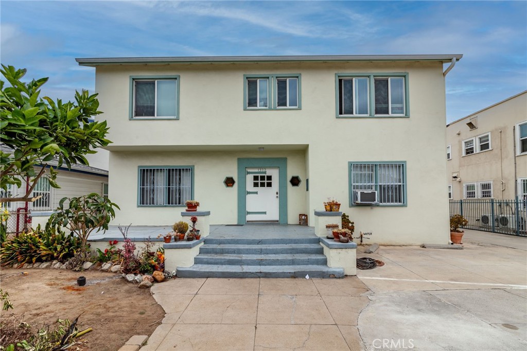 1322 South Van Ness Ave  