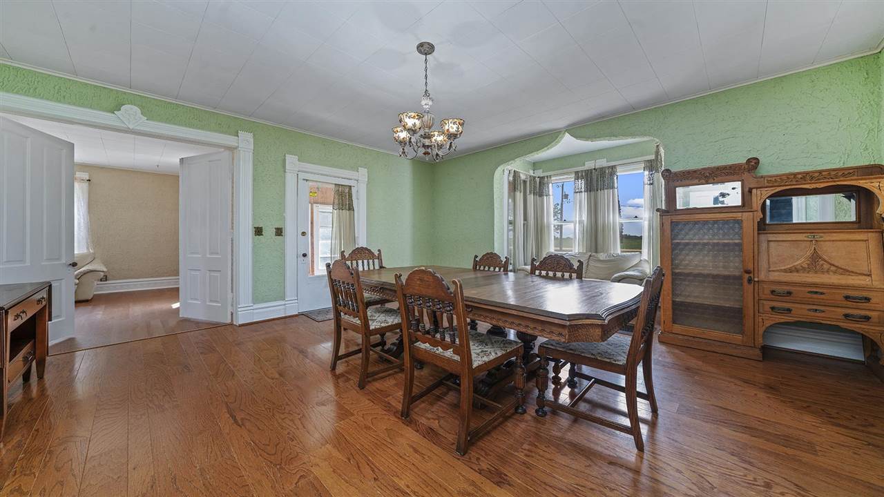 2137 Roscoe Road Rockton, IL 61072 - Photo 8 of 45 Gallery Image 8