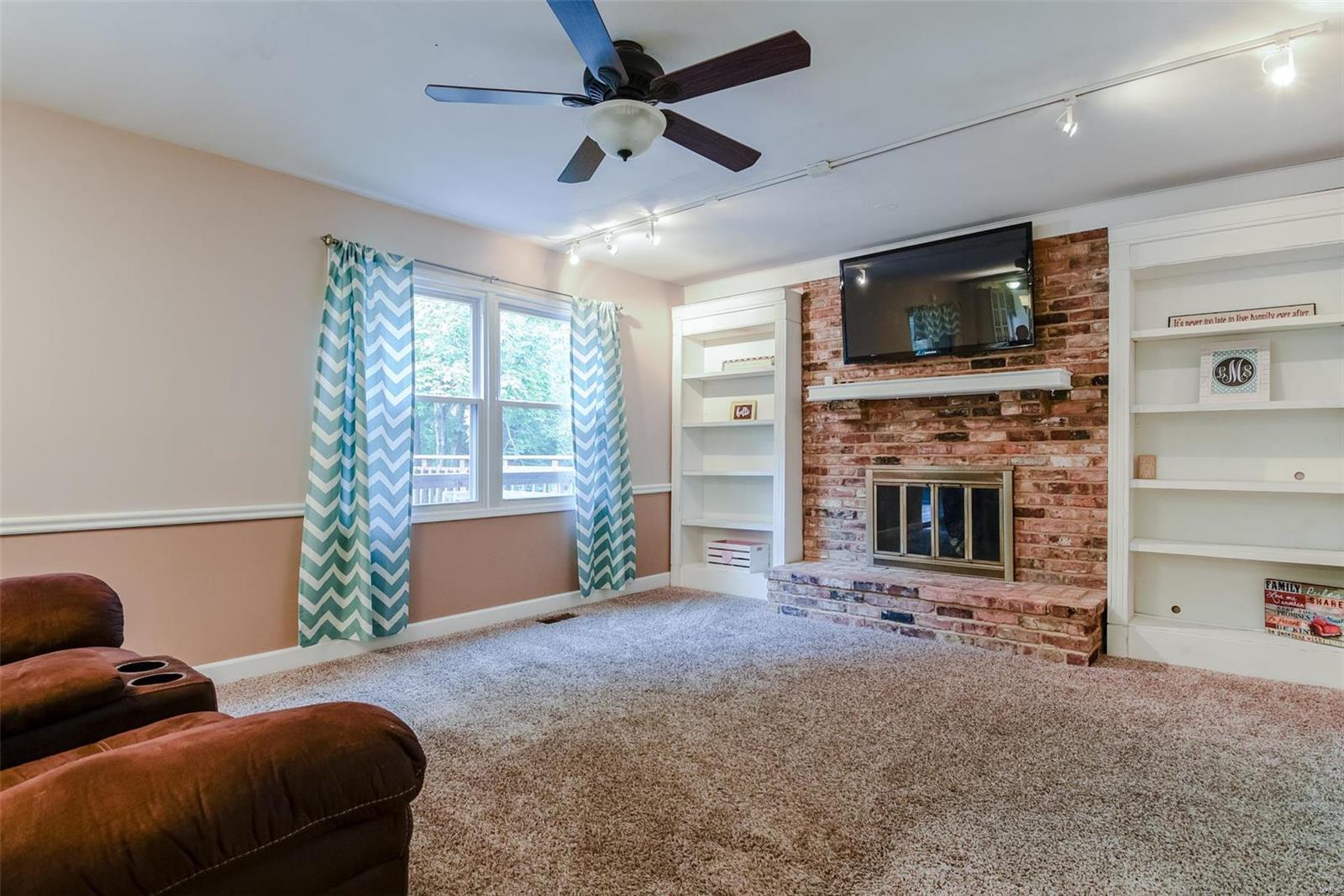 3627 Falcon Ridge Court St. Louis, MO 63129 - Photo 5 of 21 Gallery Image 5