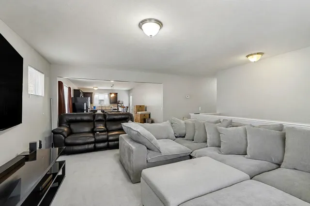 $305,000 | 1545 Notley Field Lane, Vicksburg, MI 49097