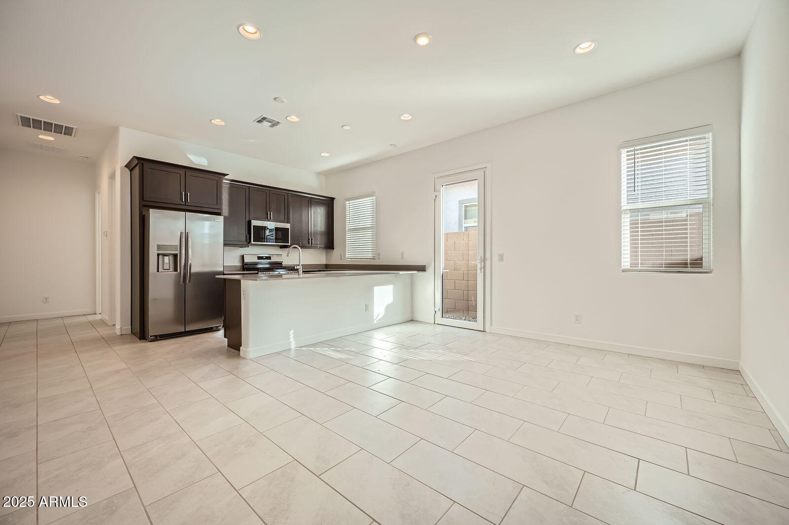 3252 West Peak View Road Phoenix, AZ 85083 - Photo 12 of 23 NG Living
