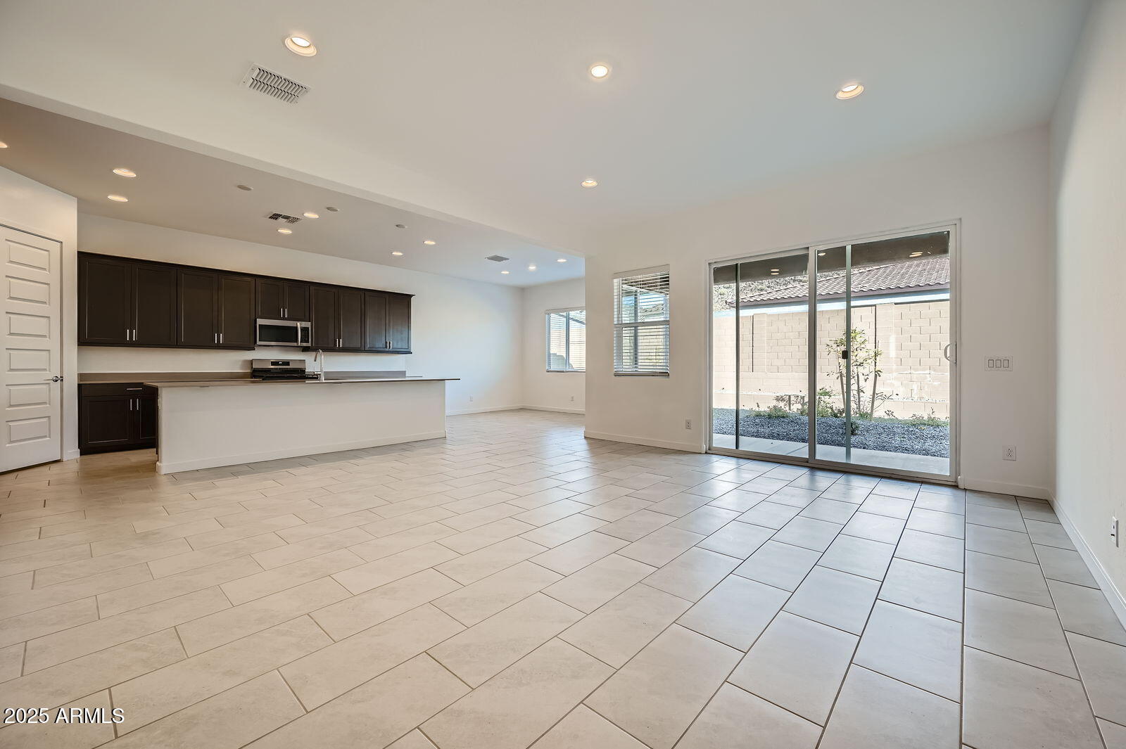 3252 West Peak View Road Phoenix, AZ 85083 - Photo 2 of 23 Great Room