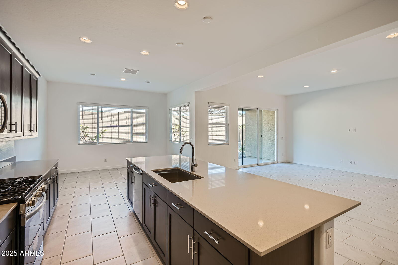 3252 West Peak View Road Phoenix, AZ 85083 - Photo 5 of 23 Kitchen
