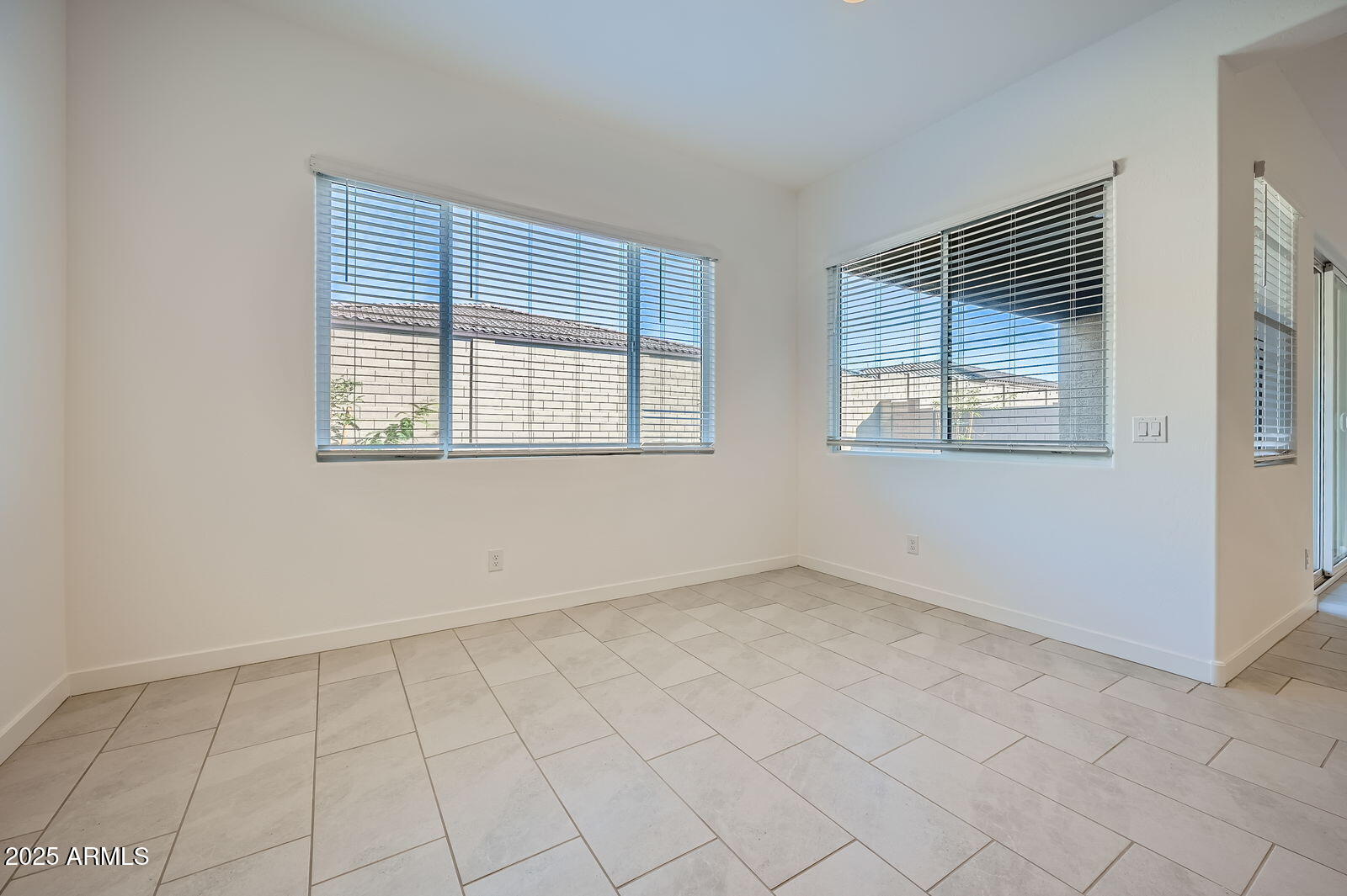 3252 West Peak View Road Phoenix, AZ 85083 - Photo 6 of 23 Dining