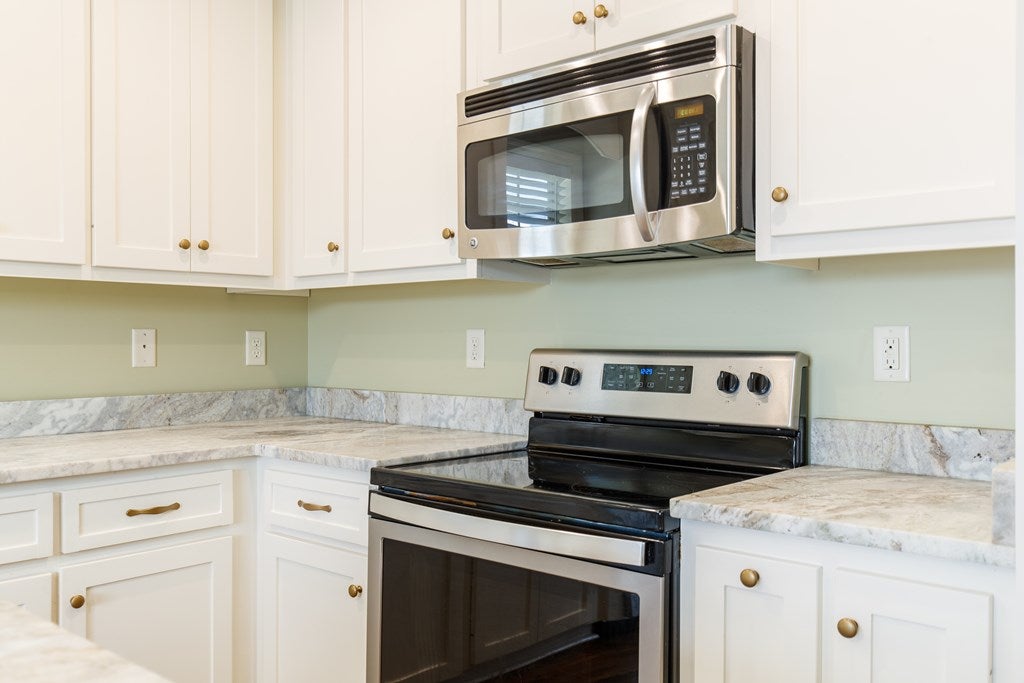 4083 Cottage Heights Road Hahira, GA 31632 - Photo 8 of 27 Gallery Image 8