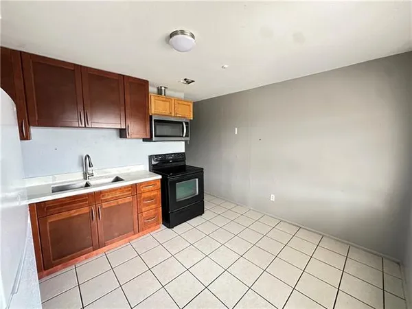 $1,000 | 140 Rosalie Drive, Unit C, Westwego, LA 70094