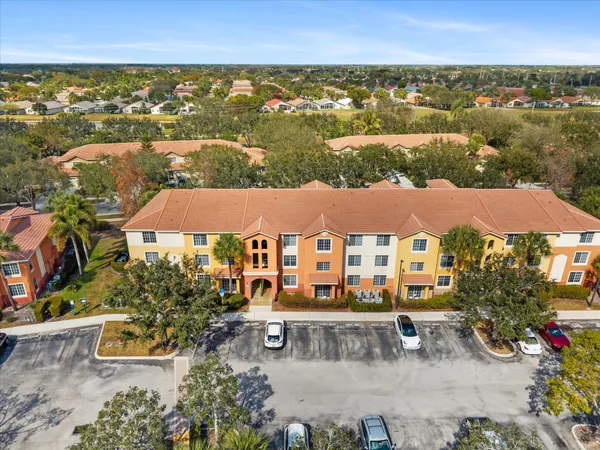 $215,000 | 6769 Heritage Grande, Unit 2303, Boynton Beach, FL 33437