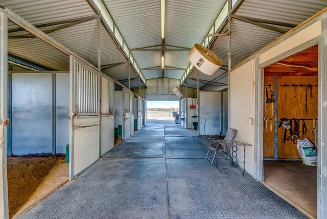 $3,300,000 | 24860 North US Highway 281, Stephenville, TX 76401