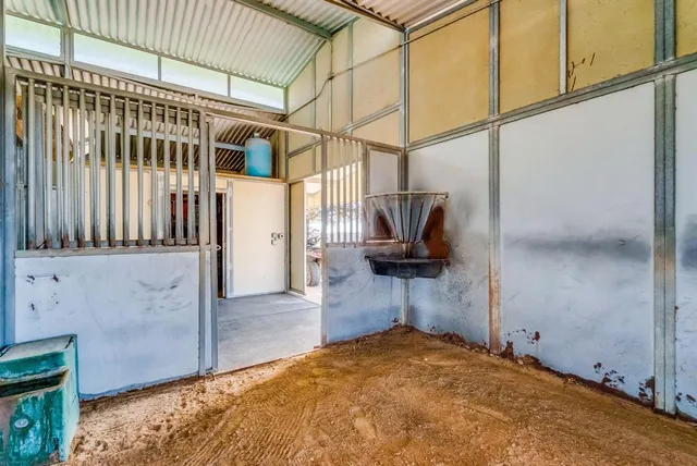 $3,300,000 | 24860 North US Highway 281, Stephenville, TX 76401