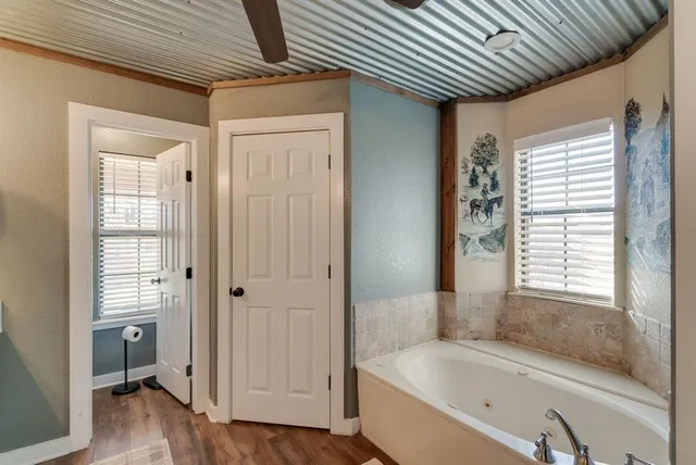 $3,300,000 | 24860 North US Highway 281, Stephenville, TX 76401