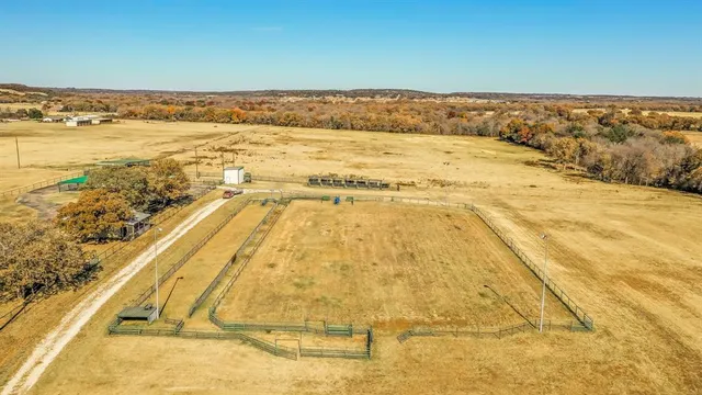 $3,300,000 | 24860 North US Highway 281, Stephenville, TX 76401