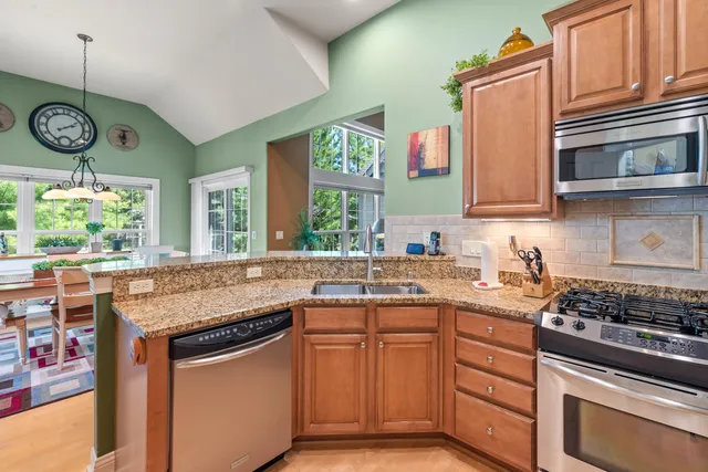 $534,000 | 420 Cobblestone Court, Slinger, WI 53086