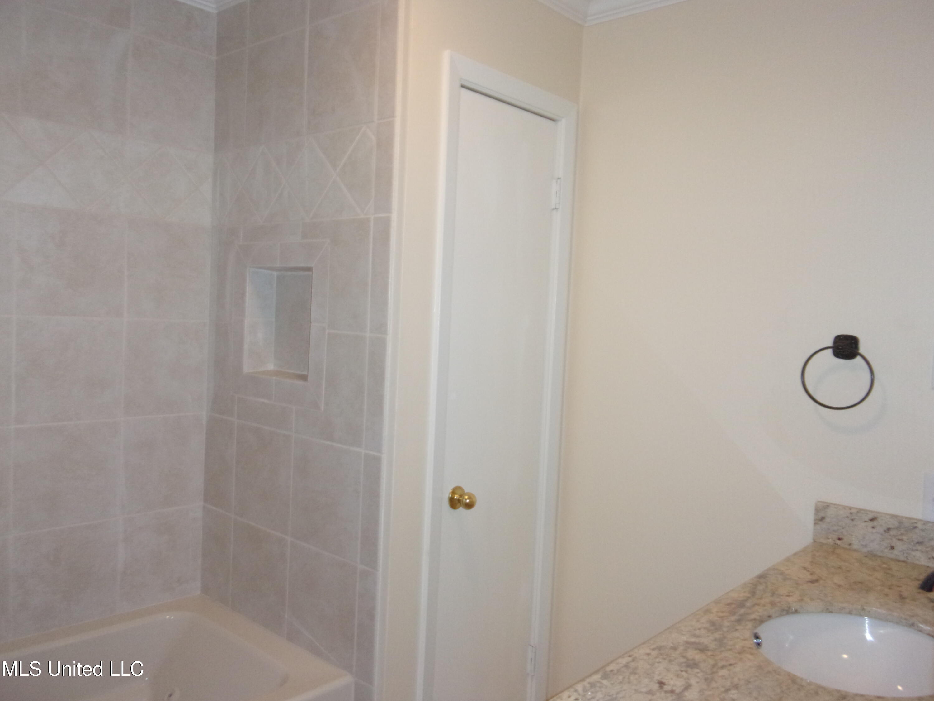 3495 Wells Ferry Cove Biloxi, MS 39532 - Photo 20 of 29 100_0352