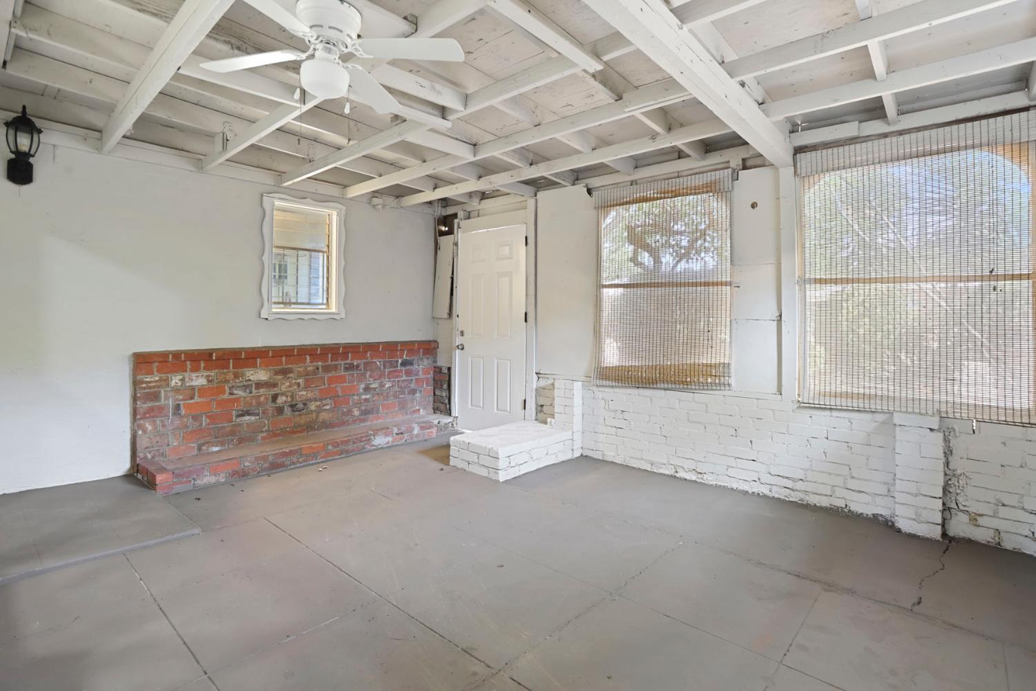 2044 Del Rio Drive Stockton, CA 95204 - Photo 11 of 40
