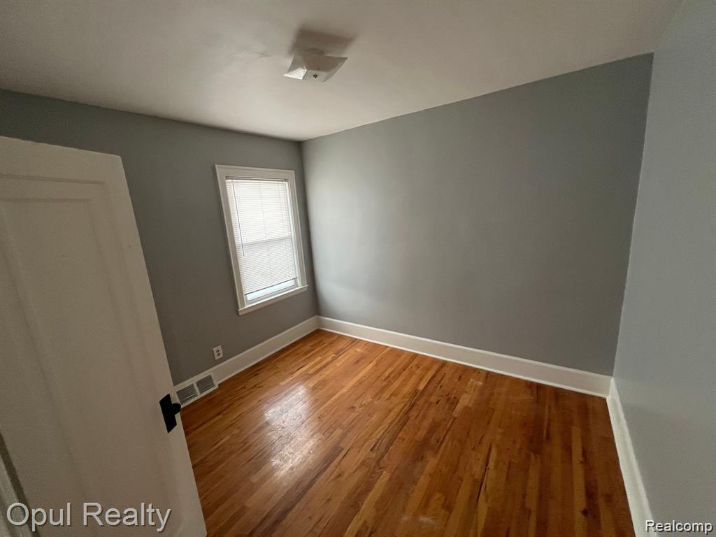 6525 Ternes Dearborn, MI 48126 - Photo 13 of 15