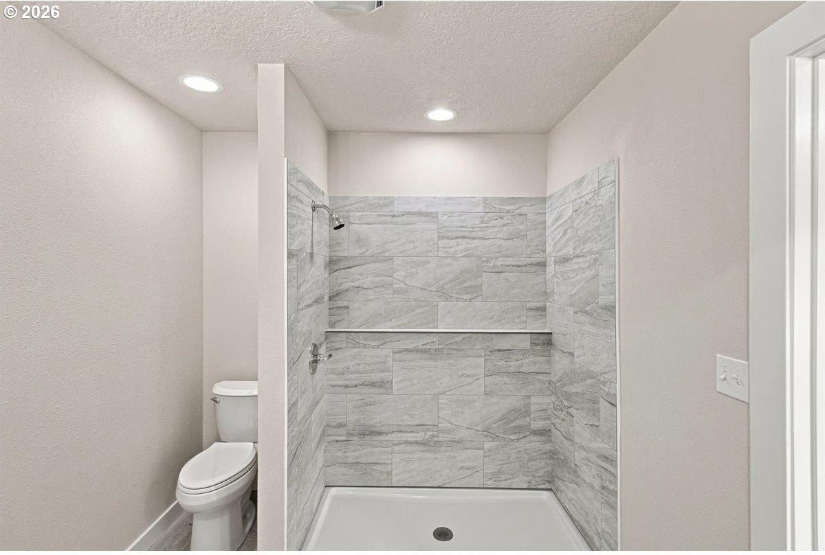 4151 Gardner Road Southeast Salem, OR 97302 - Photo 12 of 39 Gallery Image 12