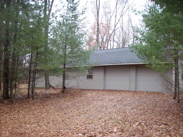 $295,000 | N7046 29th Drive, Waupaca, WI 54981