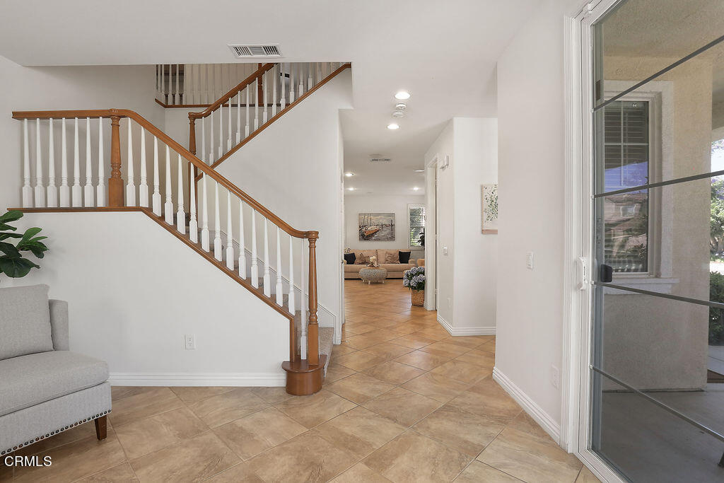 511 Spring Park Road Camarillo, CA 93012 - Photo 11 of 57 511SpringPark_August03,2023_0013