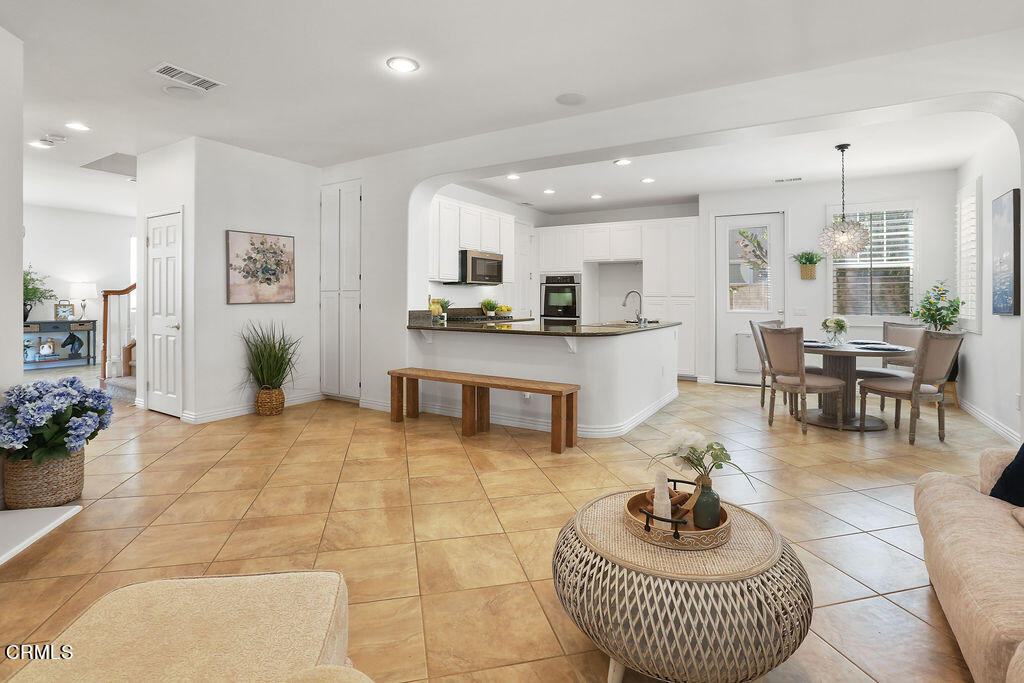 511 Spring Park Road Camarillo, CA 93012 - Photo 17 of 57 511SpringPark_August03,2023_0019