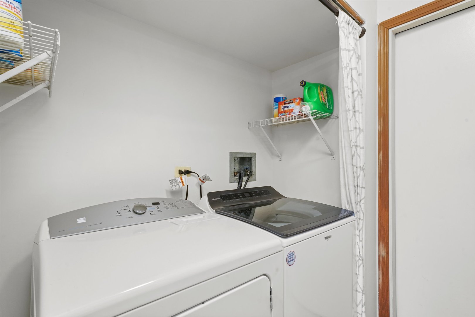 12554 Arbor Drive Alsip, IL 60803 - Photo 12 of 28 a utility room with dryer and washer