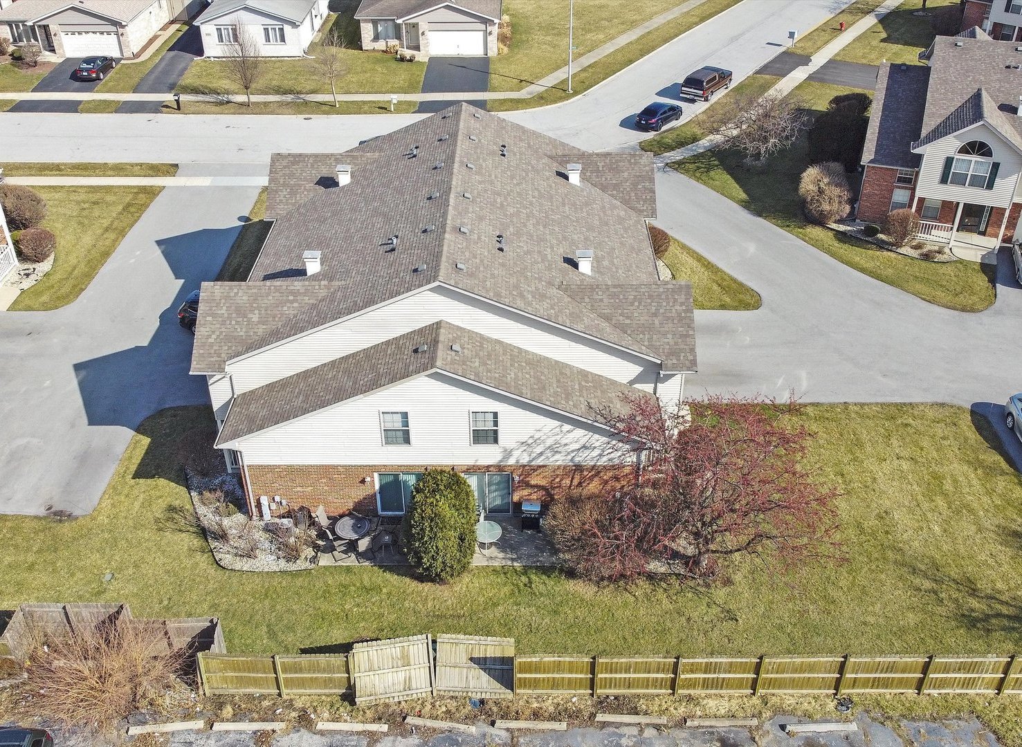 12554 Arbor Drive Alsip, IL 60803 - Photo 28 of 28 a view of a building with outdoor area