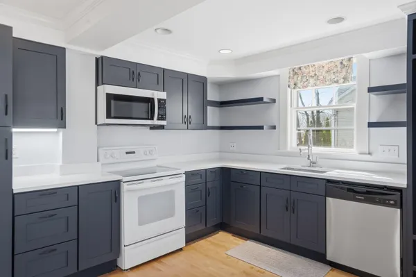 $649,900 | 198 Linden Street, Manchester, NH 03104