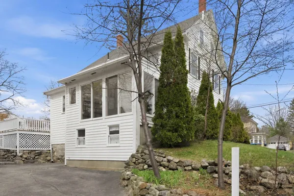 $649,900 | 198 Linden Street, Manchester, NH 03104