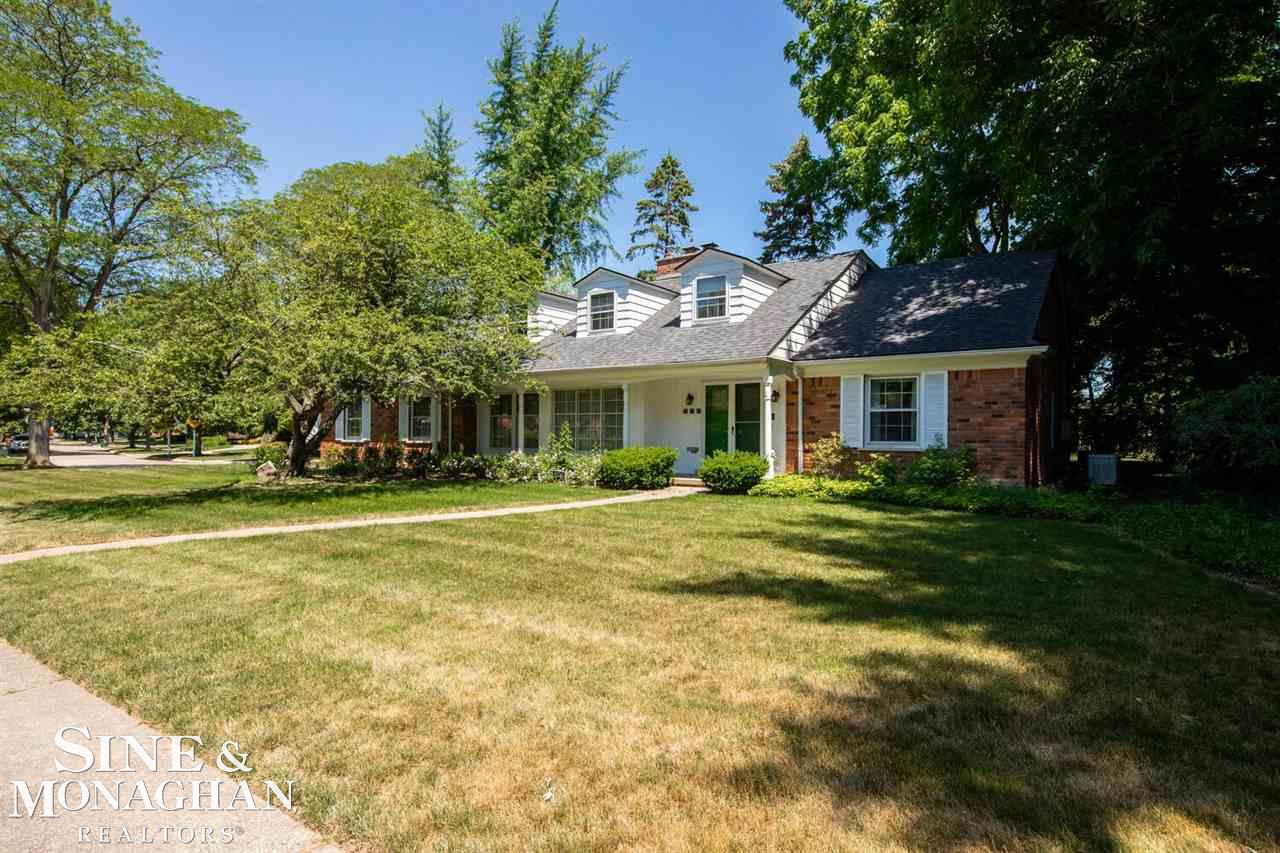 496 Deeplands Road Grosse Pointe, MI 48236 - Photo 2 of 37 50045640-1.JPG