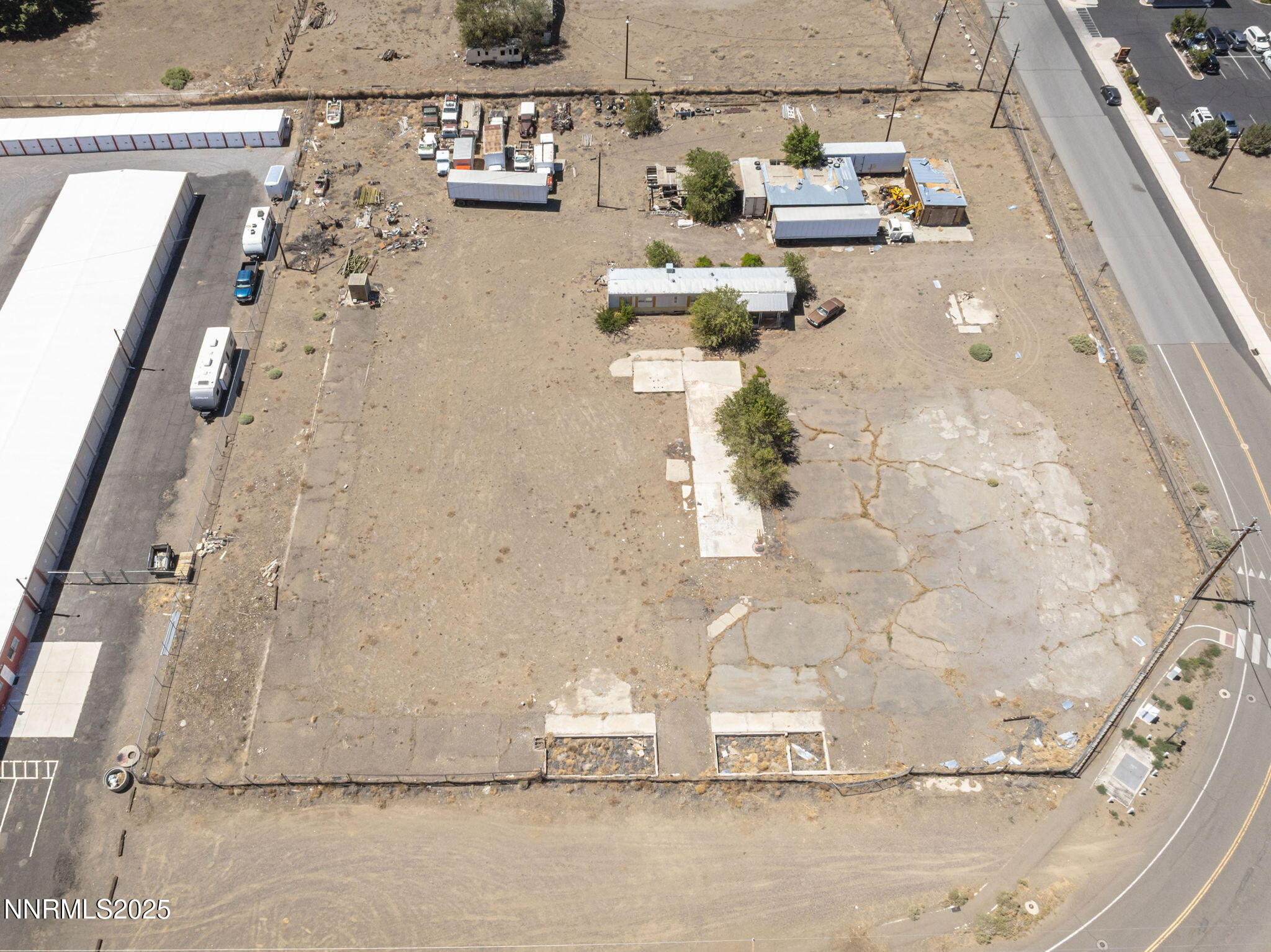 825 Mesa Drive Fernley, NV 89408 - Photo 12 of 20 a picture of a bathroom with a shower