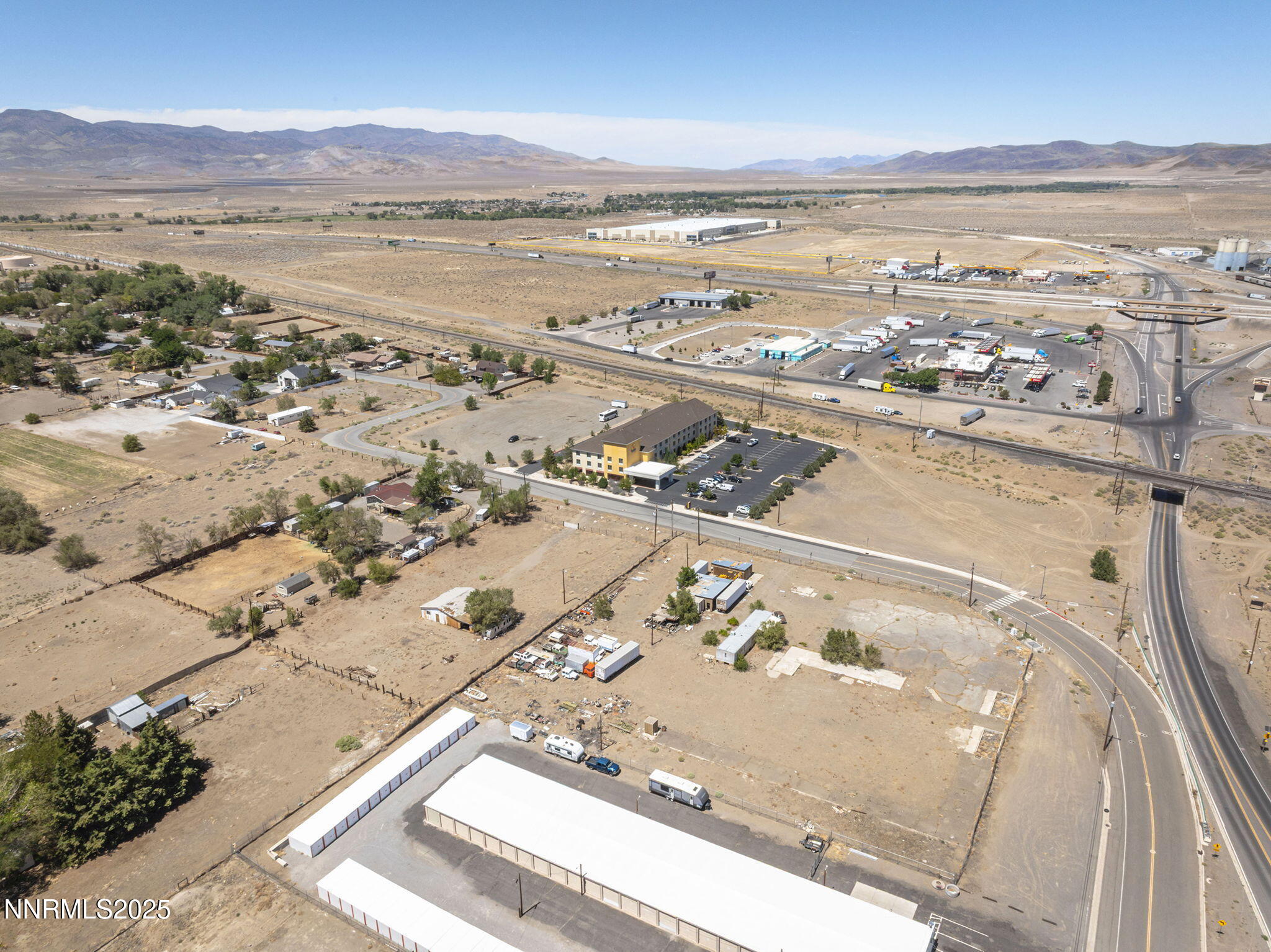825 Mesa Drive Fernley, NV 89408 - Photo 15 of 20 view of city and ocean