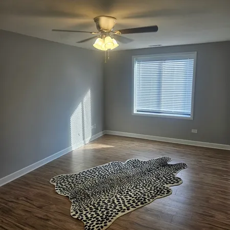 $314,900 | 1717 West Crystal Lane, Unit 310, Mount Prospect, IL 60056