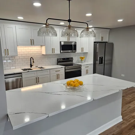 $314,900 | 1717 West Crystal Lane, Unit 310, Mount Prospect, IL 60056